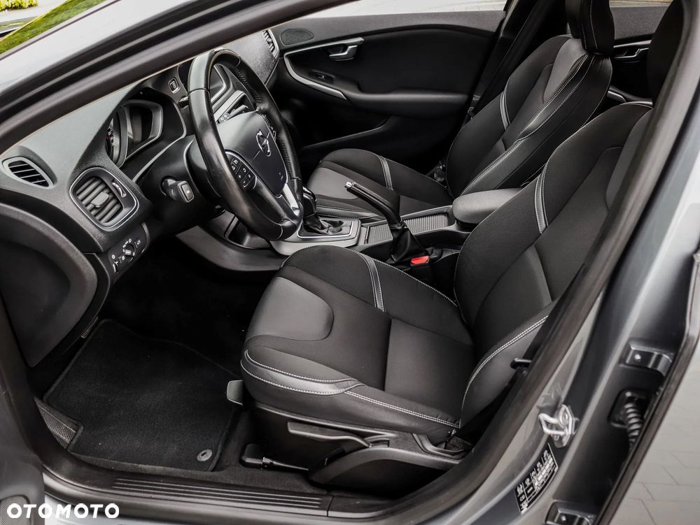 Volvo V40 D2 Drive-E Momentum - 13