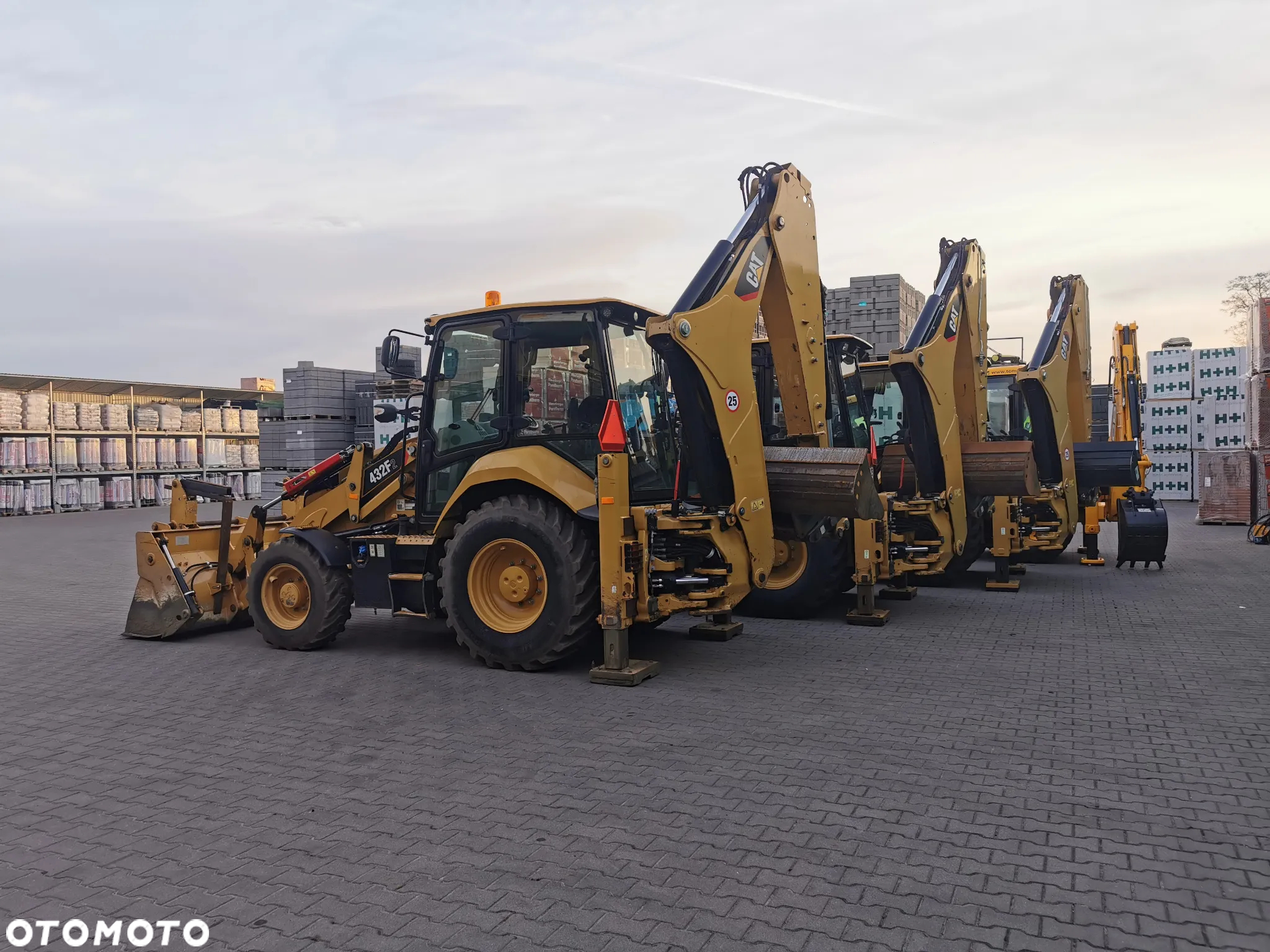 Caterpillar CAT 432F2 Wecon niskopodwozie Scania - 22