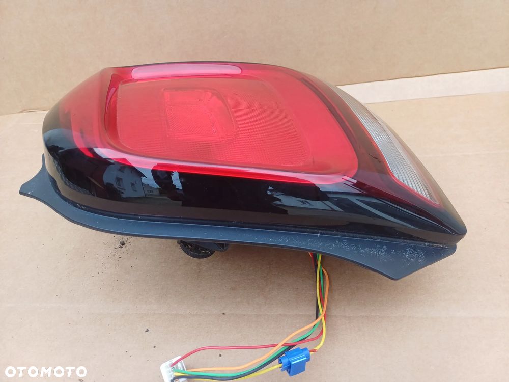Citroen C1 II lampa prawy tył 5 drzwi 14- - 10