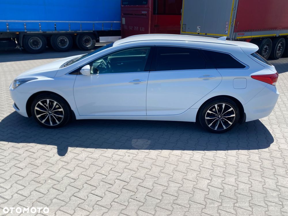 Hyundai i40 Kombi blue 1.7 CRDi Family - 11