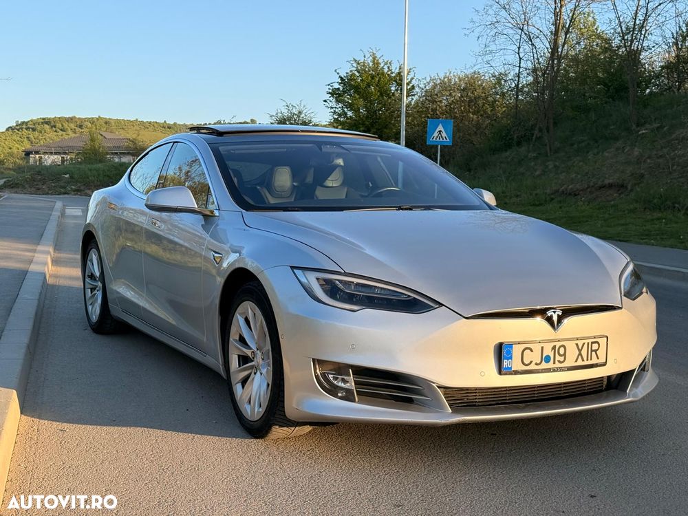 Tesla Model S - 1