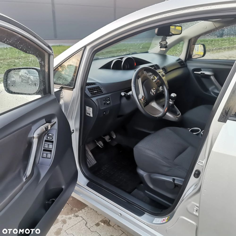 Toyota Verso - 10