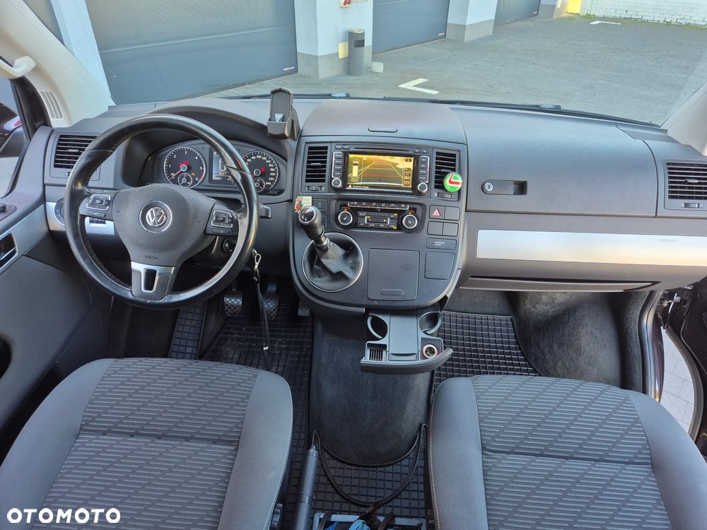Volkswagen Multivan - 10