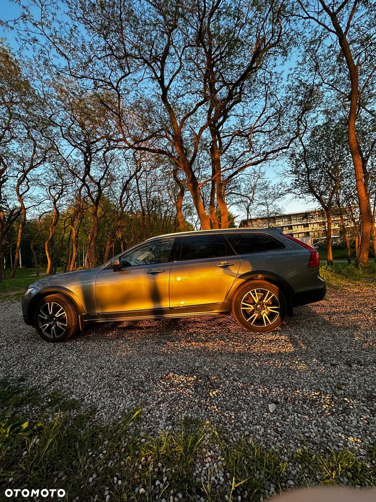 Volvo V90 D5 SCR AWD Momentum Pro - 3