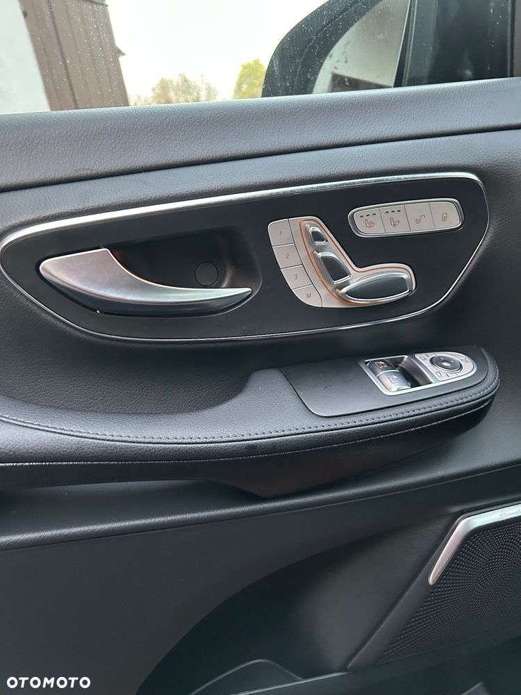 Mercedes-Benz Klasa V 300 d lang 4Matic 9G-TRONIC Avantgarde - 16