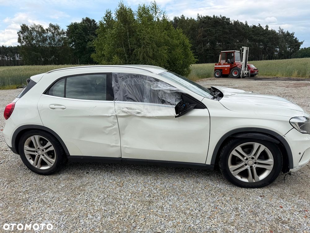 Mercedes-Benz GLA - 6
