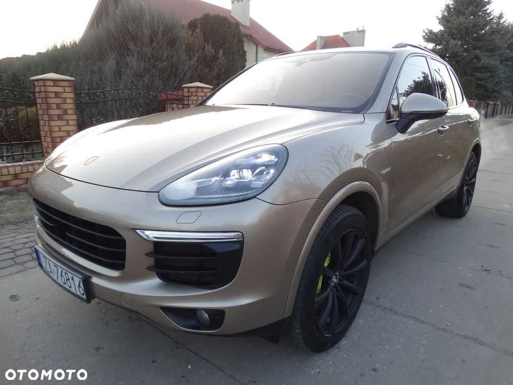 Porsche Cayenne - 1