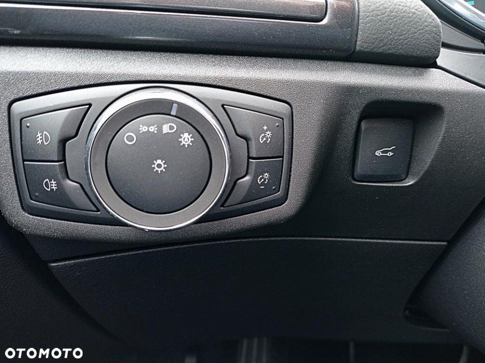 Ford Mondeo - 22