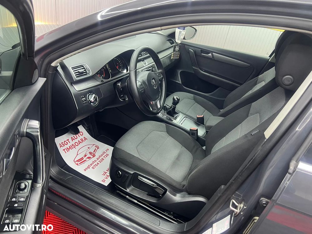 Volkswagen Passat - 11