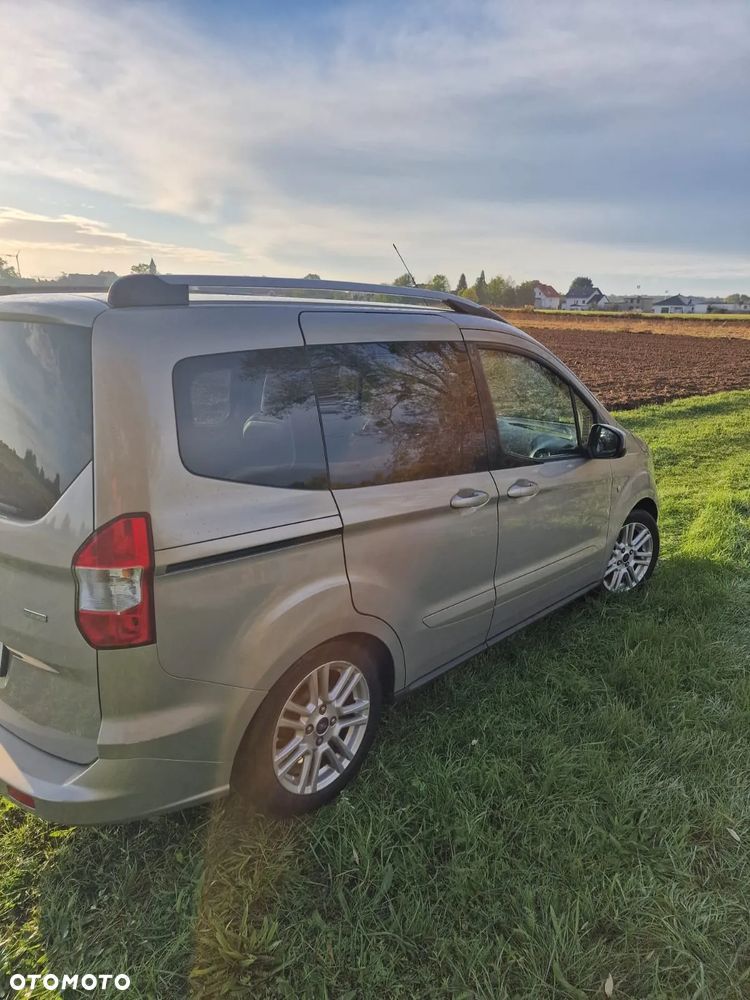 Ford Tourneo Courier 1.0 EcoBoost Titanium - 9