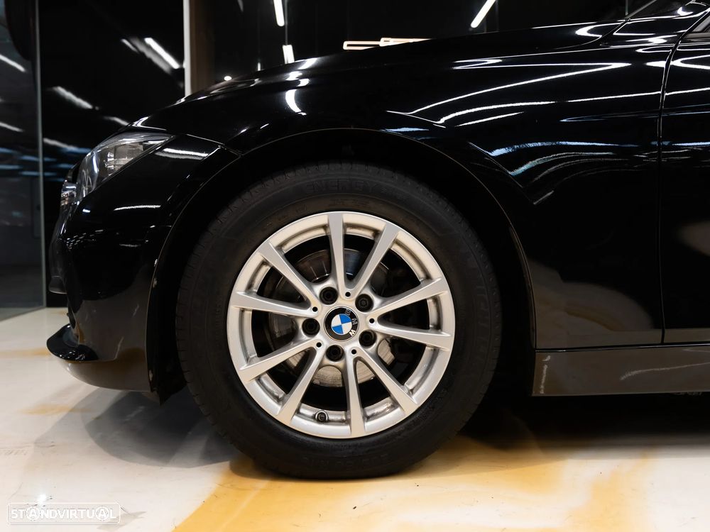 BMW 318 d Line Luxury Auto - 15