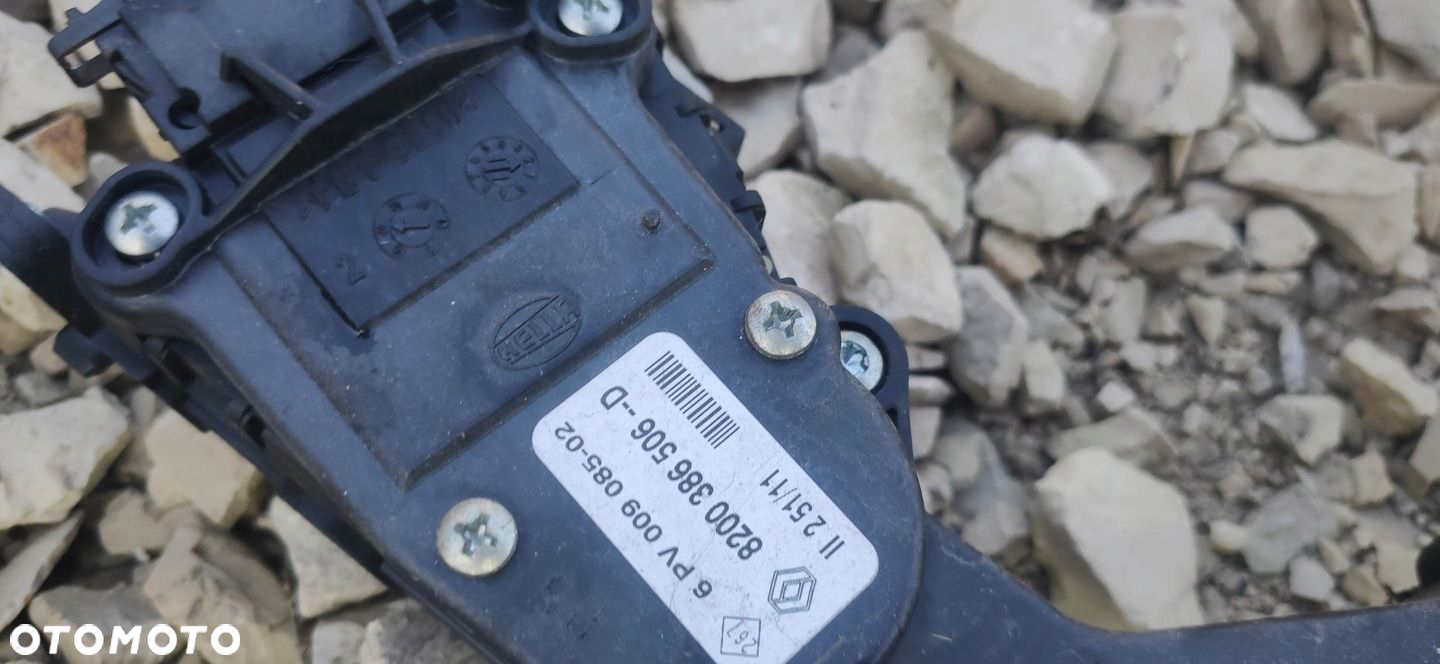 PEDAŁ GAZU POTENCJOMETR DUSTER SANDERO 8200386506 - 2