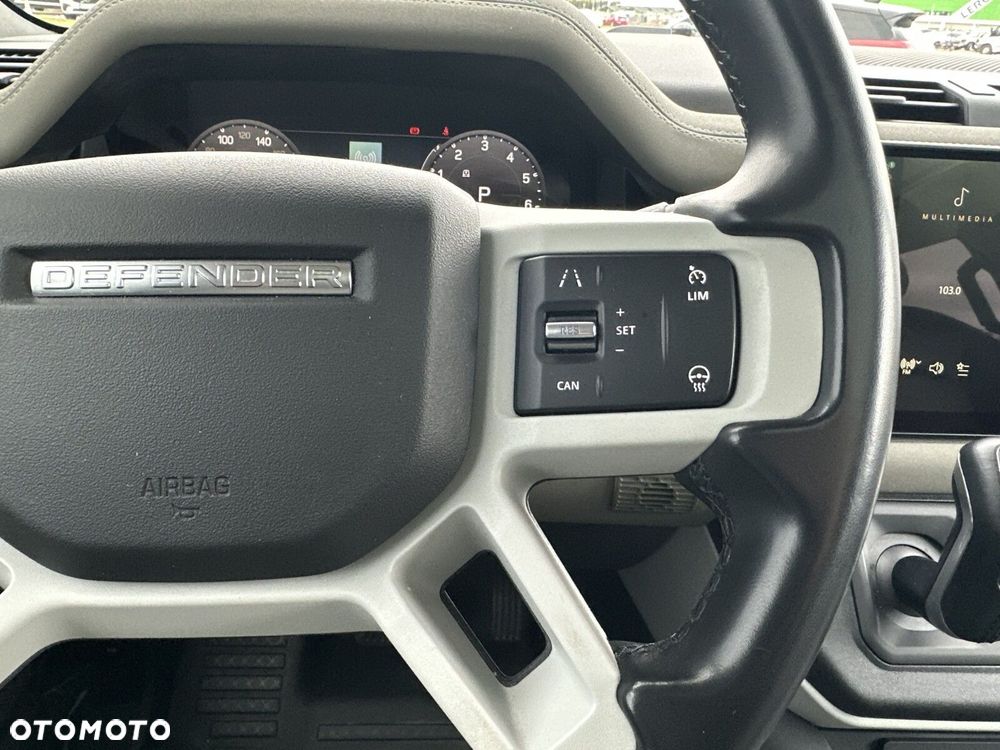 Land Rover Defender - 19