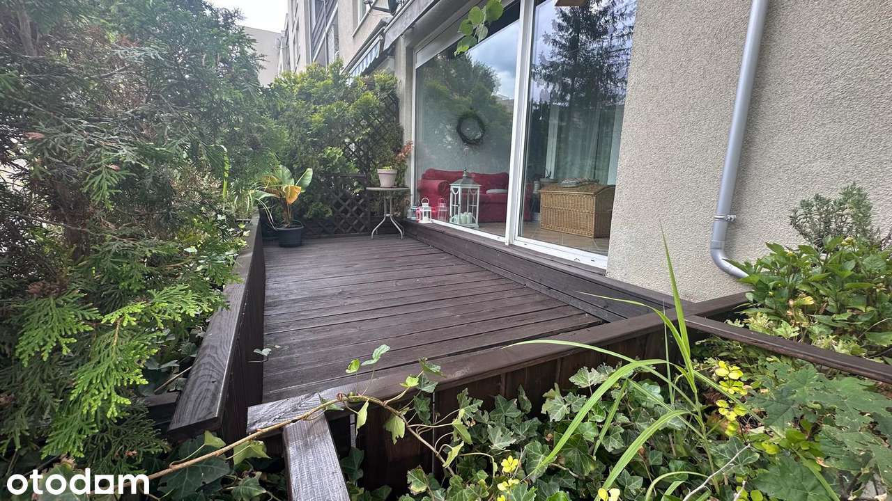 Widne trzypokojowe z miejscem w garażu podziemnym, loggią i ogródkiem