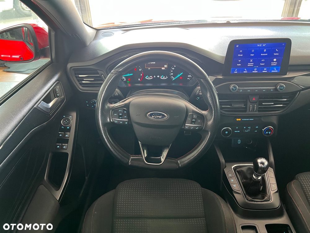 Ford Focus 1.5 EcoBoost ST-Line - 33