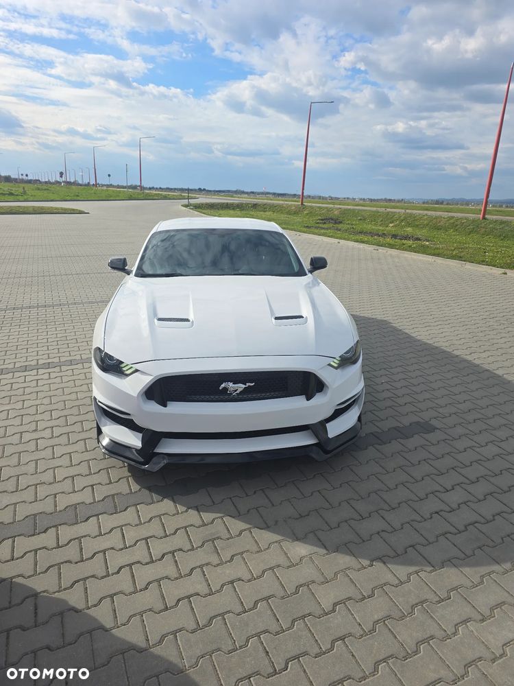 Ford Mustang - 12