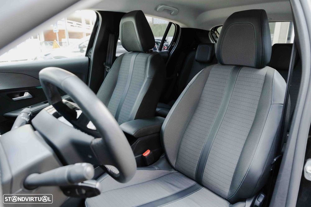Peugeot e-208 50 kWh Allure - 17