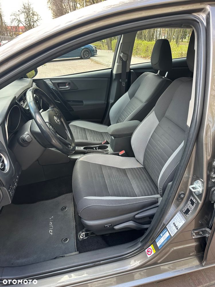 Toyota Auris Hybrid 135 Premium - 9