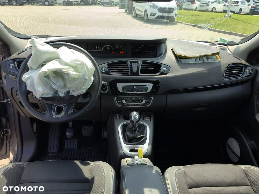 Renault Grand Scenic - 11