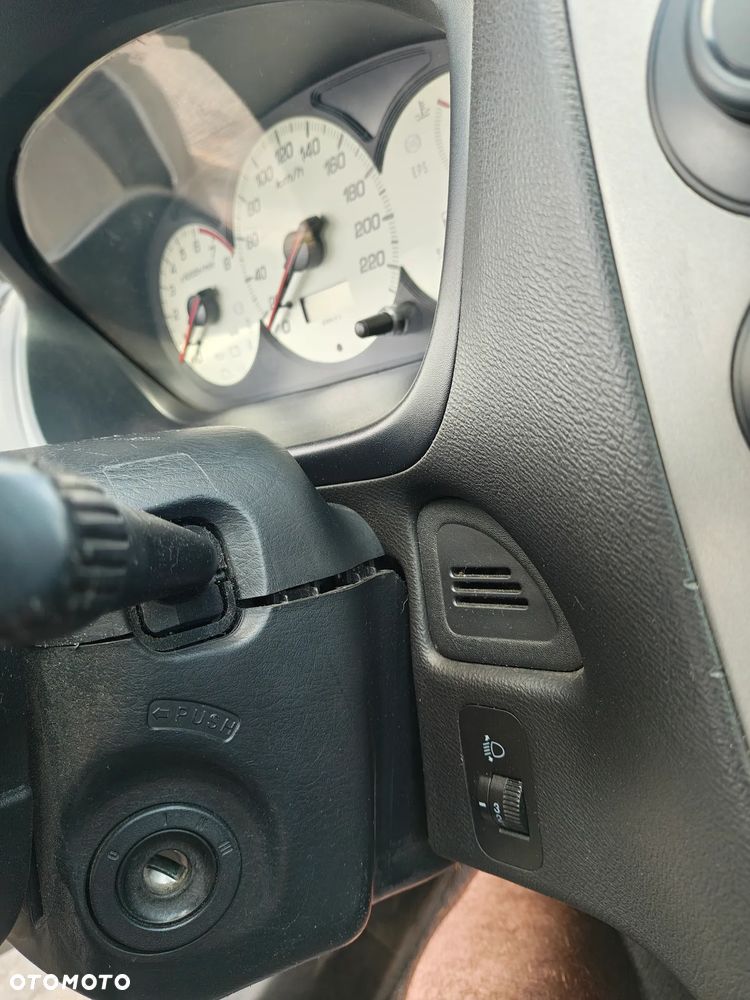 Honda Civic 1.6i ES - 22