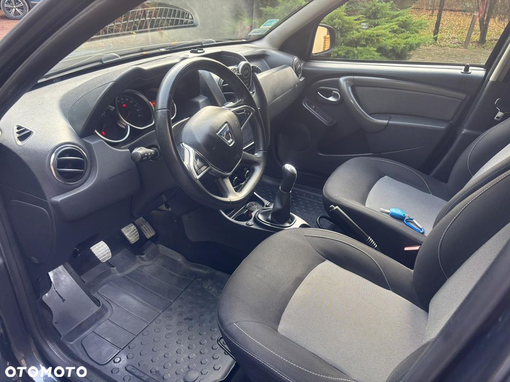 Dacia Duster 1.6 SCe Laureate S&S - 11