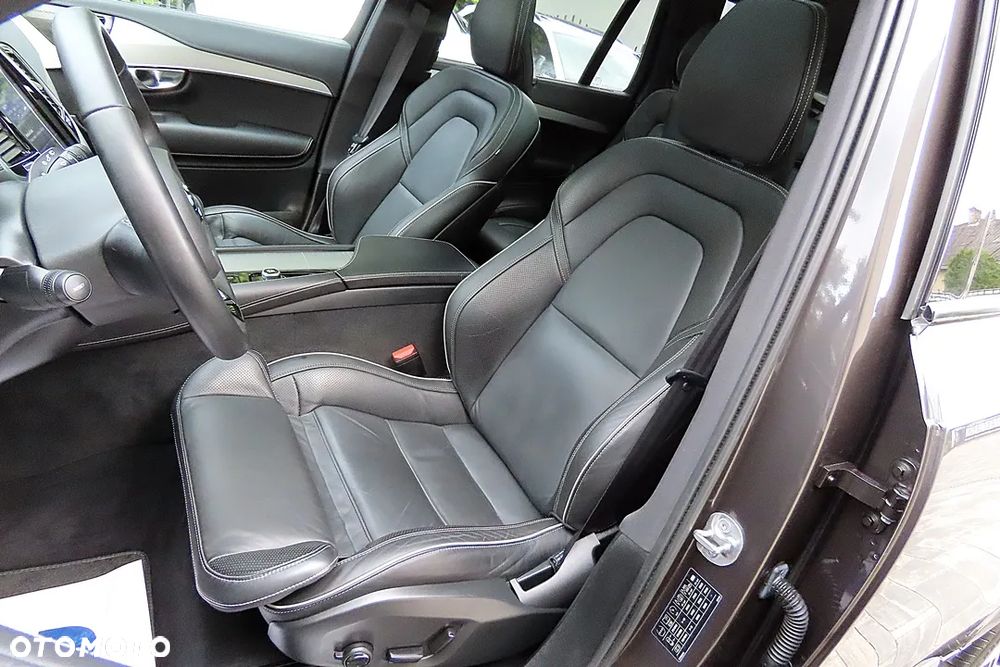 Volvo XC 90 B5 D AWD Ultimate Dark - 22