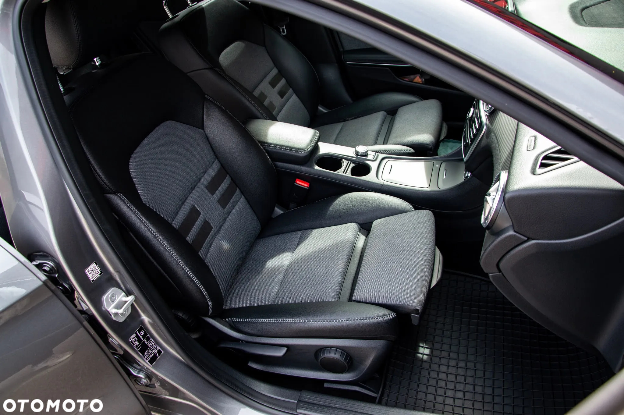 Mercedes-Benz GLA 180 d 7G-DCT - 7