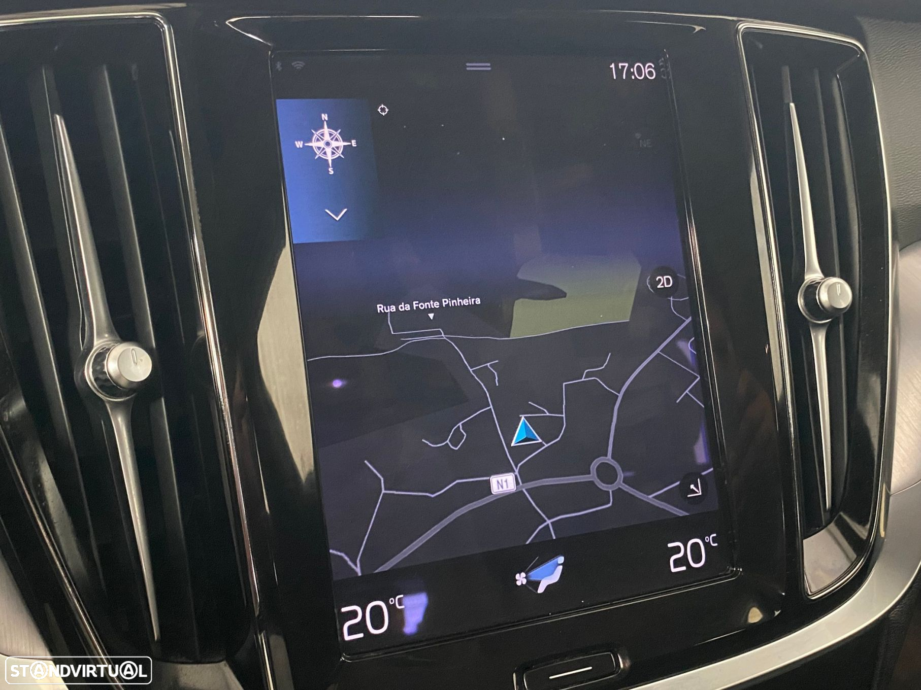 Volvo V60 2.0 B4 Momentum Geartronic - 29