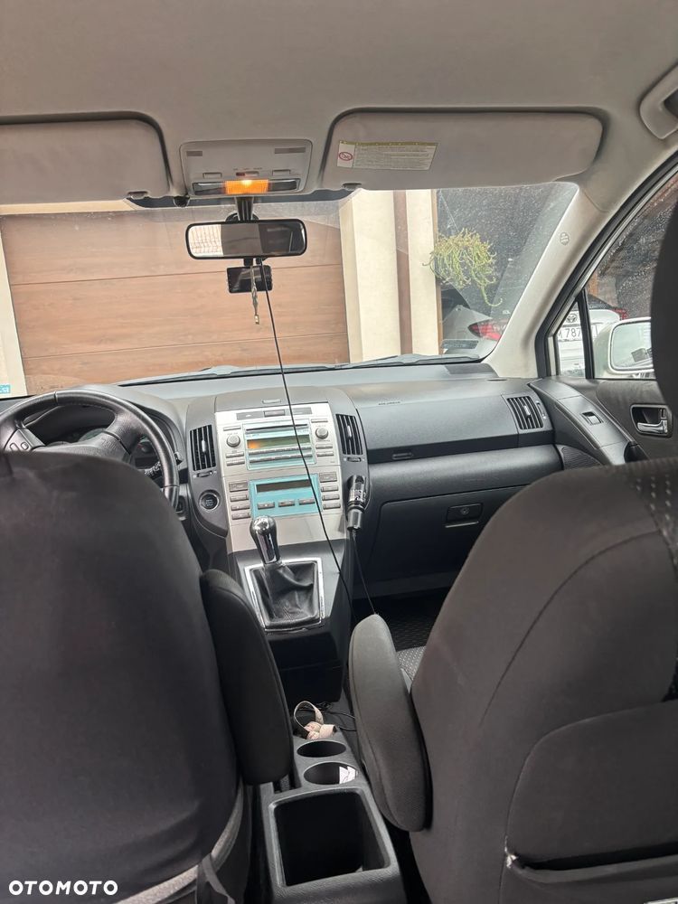 Toyota Corolla - 12