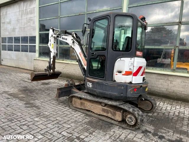 Bobcat E26 - 6