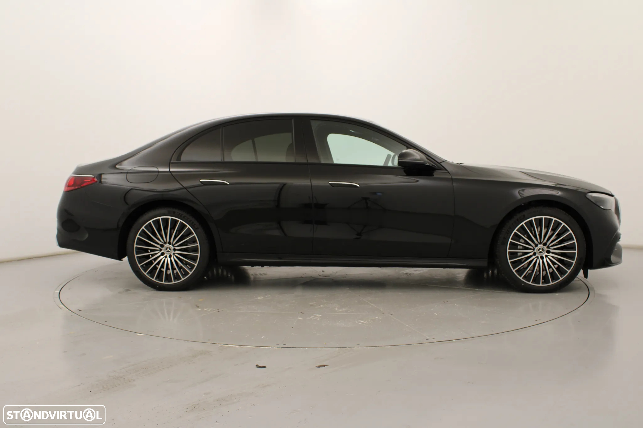 Mercedes-Benz E 300 Standard - 4