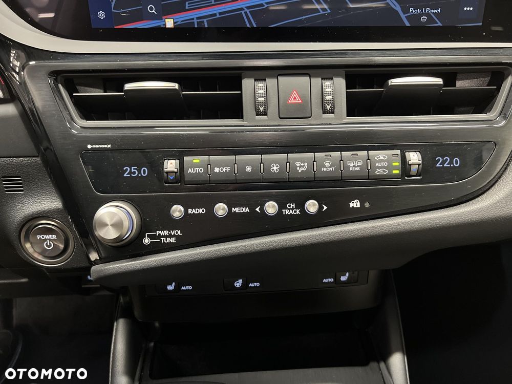 Lexus ES 300h Business Edition - 39