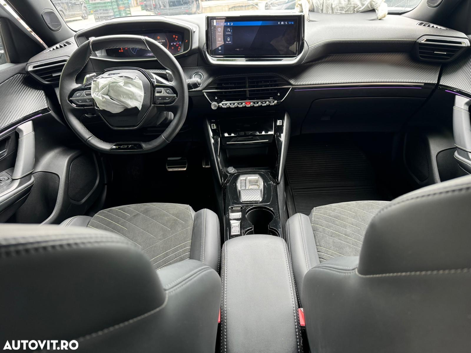 Peugeot 2008 1.2L 136 e-DCS6 MHEV GT - 6