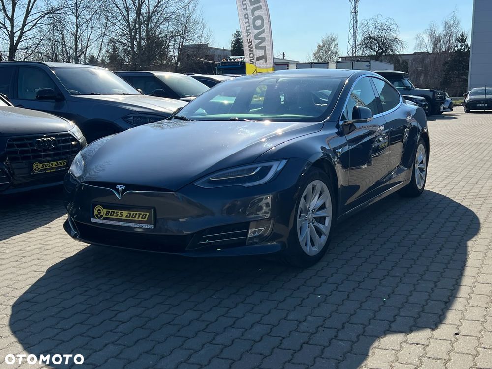 Tesla Model S - 5