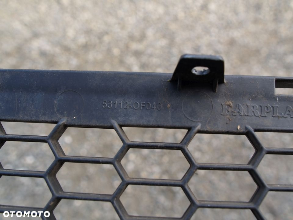 Toyota Verso Atrapa kratka zderzaka przedniego 09r 2009 - 3