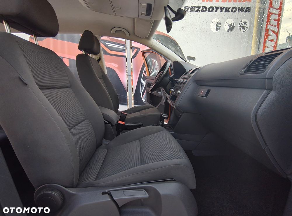 Volkswagen Touran 1.4 TSI DSG Trendline - 12