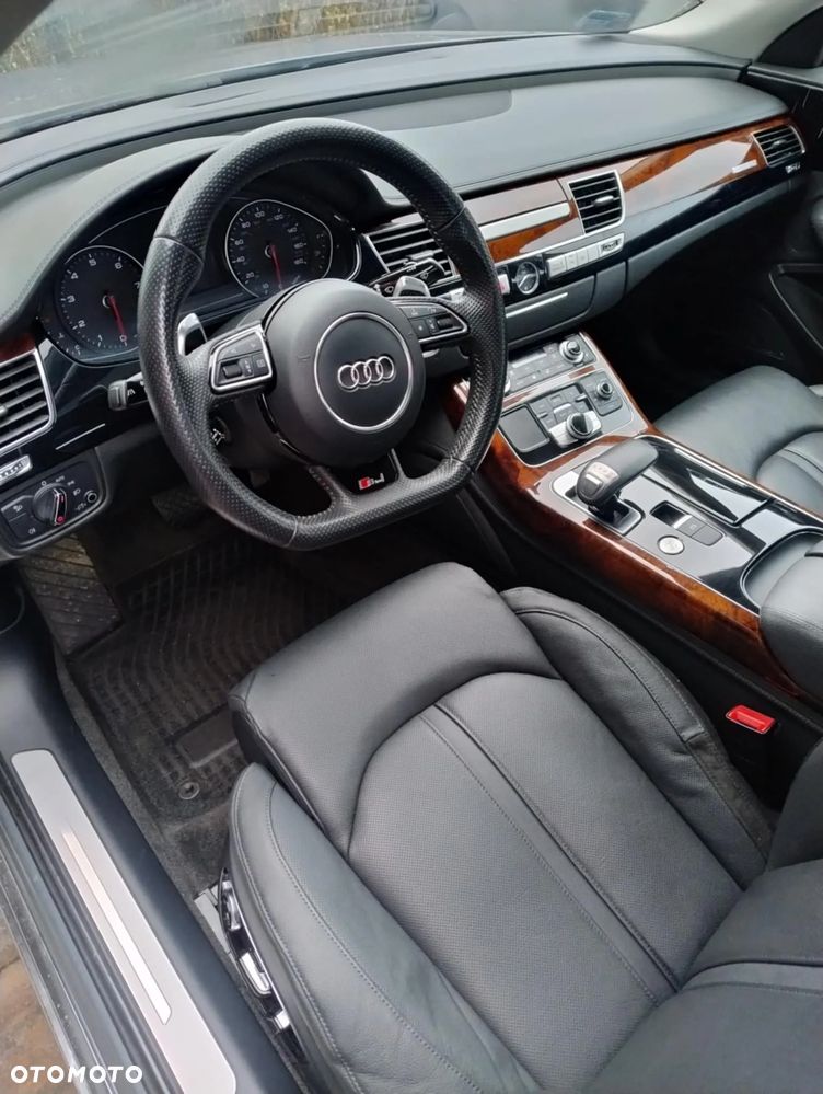 Audi A8 - 4