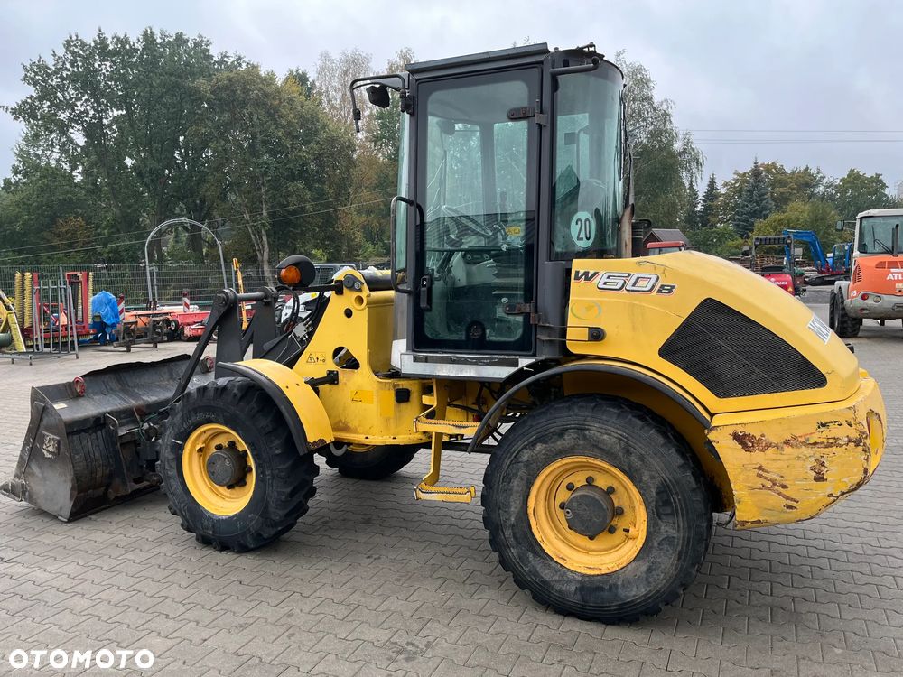 New Holland W60 - 2
