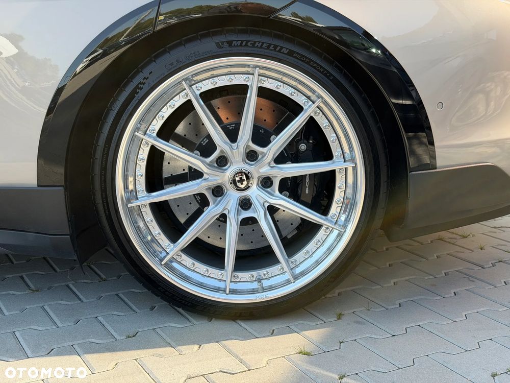 Porsche Taycan Turbo S - 13