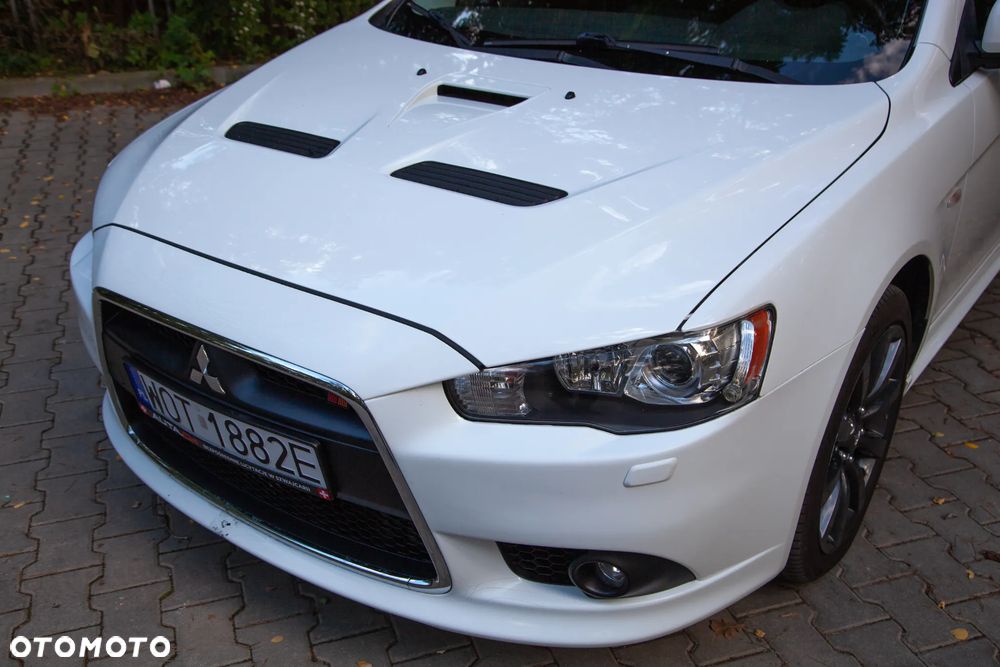 Mitsubishi Lancer 2010 photo 3