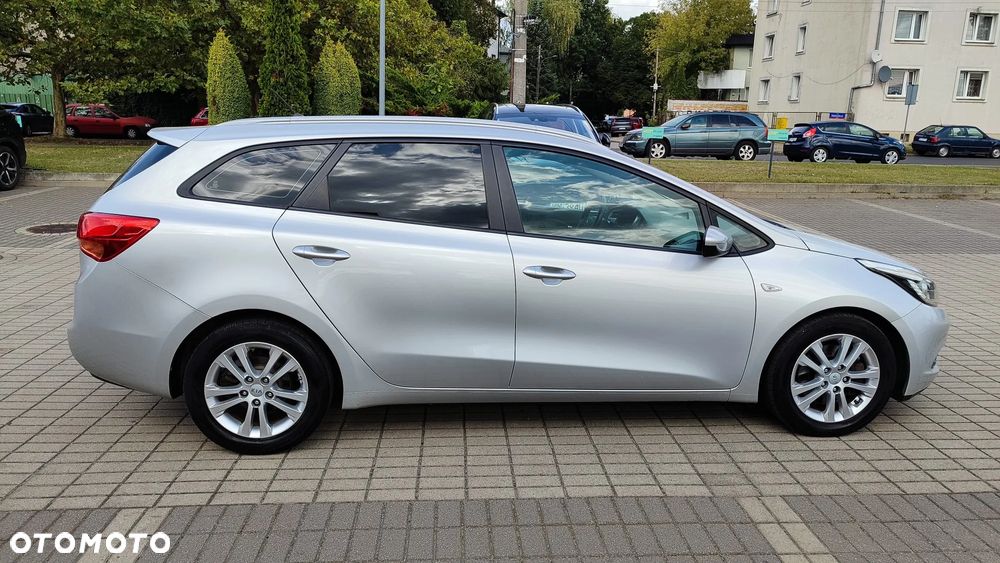 Kia Ceed 1.6 GDI SW Edition 7 - 8