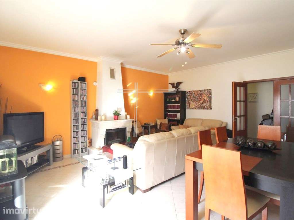 Moradia em banda T4, arquitetura tradicional com garagem - Vale Mil... - Grande imagem: 5/30