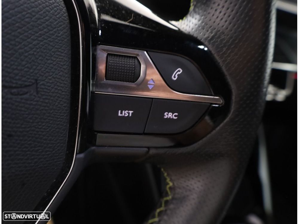 Peugeot 208 1.2 PureTech GT Line - 18