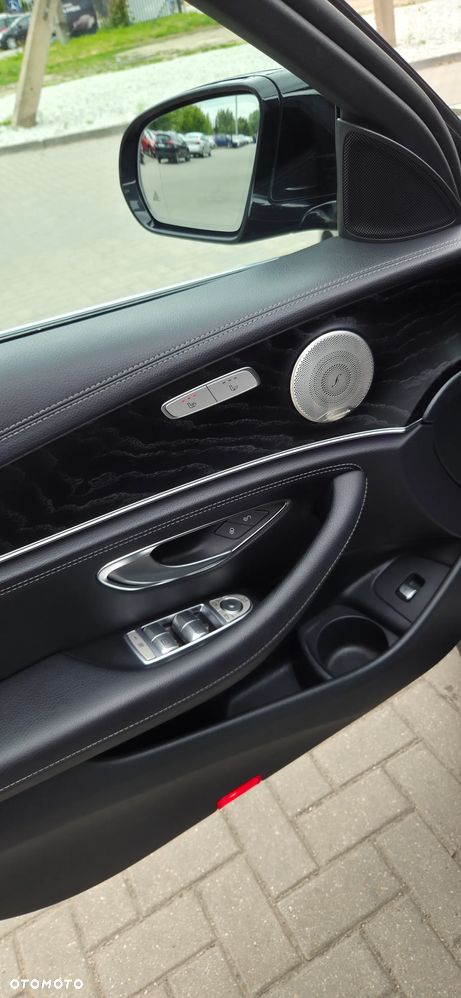 Mercedes-Benz Klasa E 400 d 4Matic 9G-TRONIC AMG Line - 25