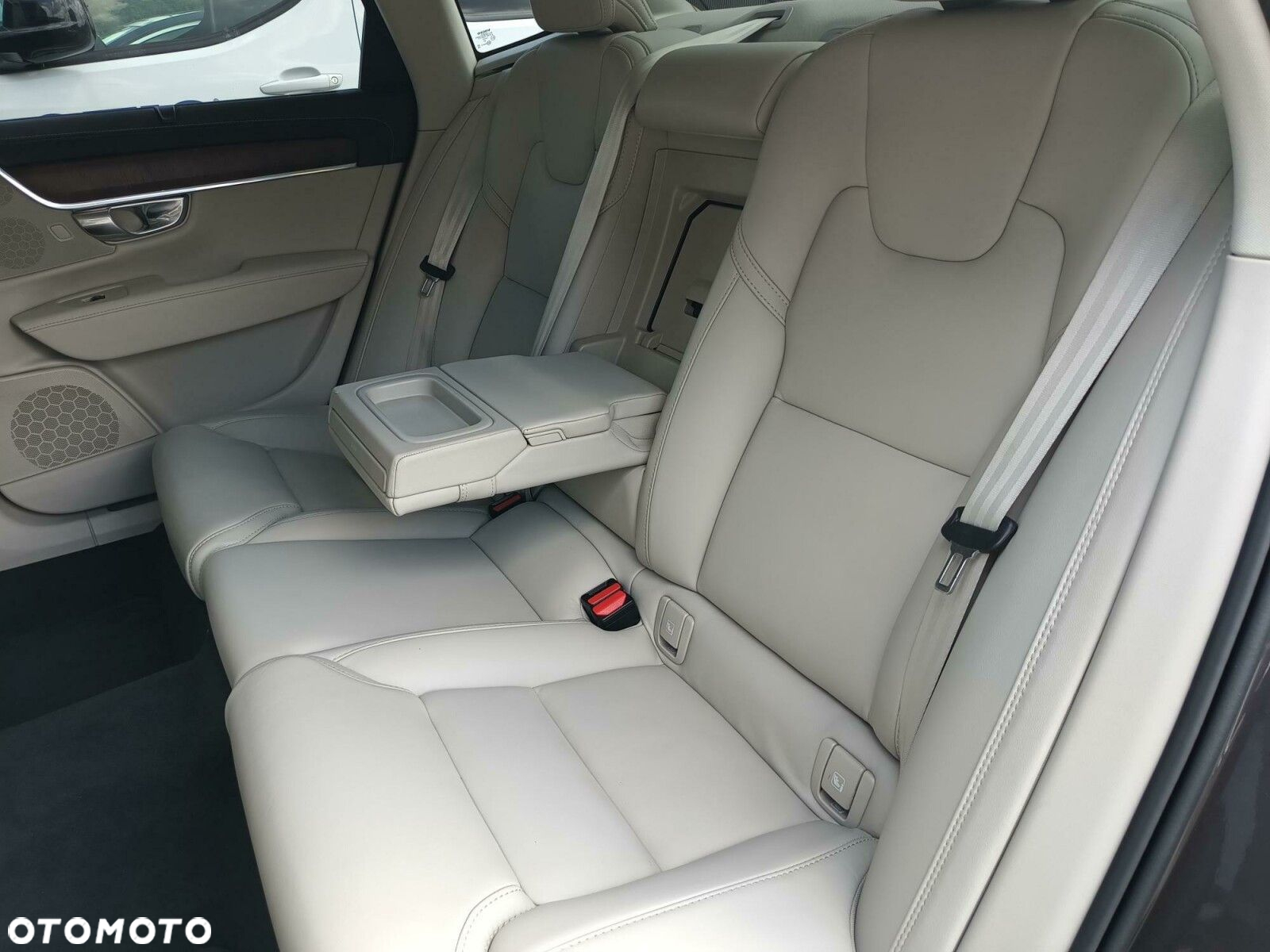Volvo S90 - 16
