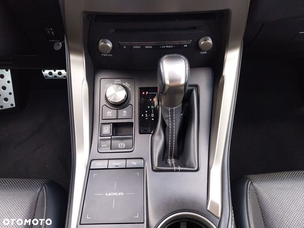 Lexus NX 300h F Sport Edition AWD - 26