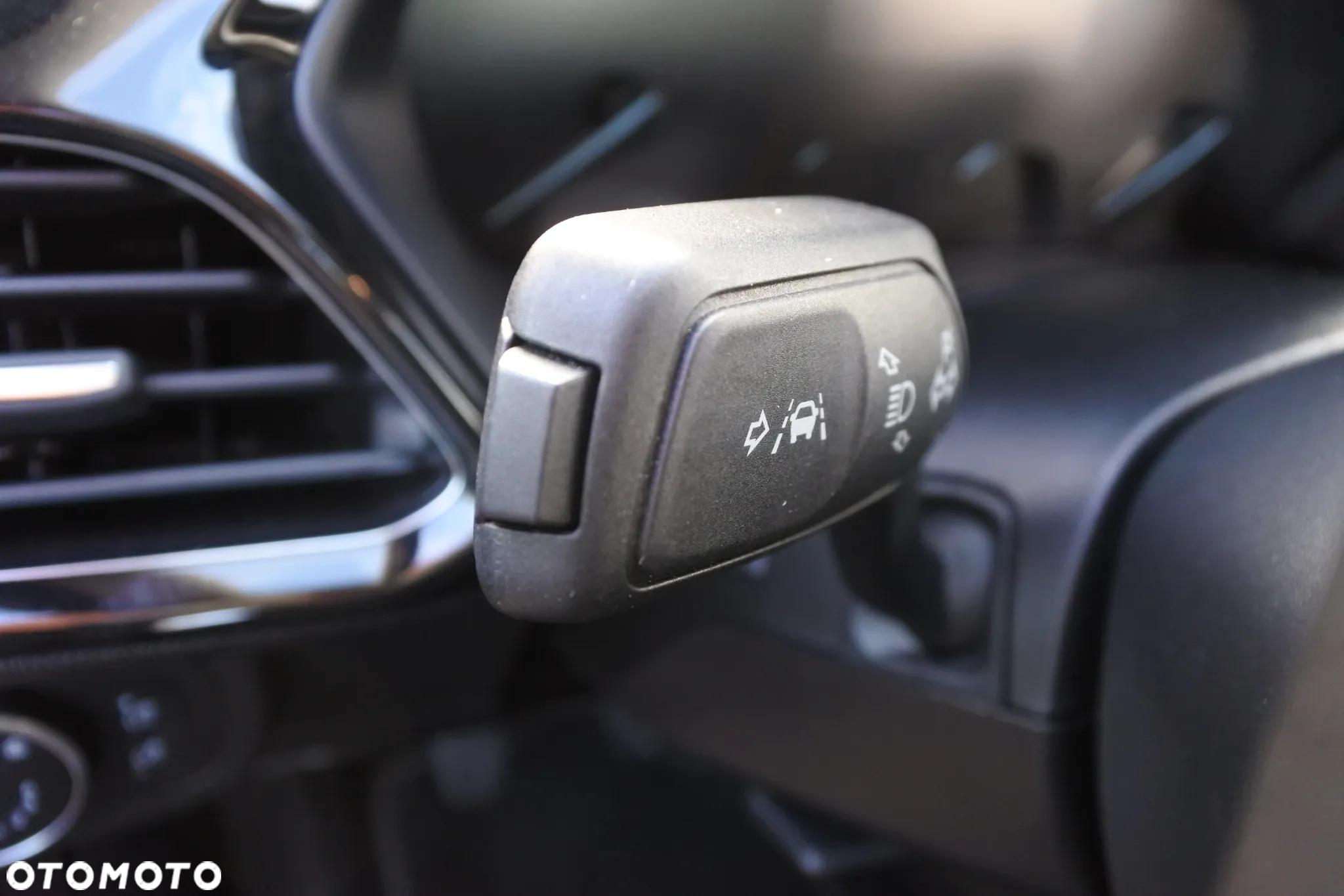 Ford Fiesta 1.0 EcoBoost S&S TITANIUM - 23