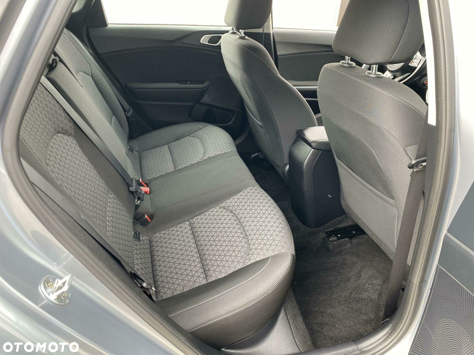 Kia Ceed - 13