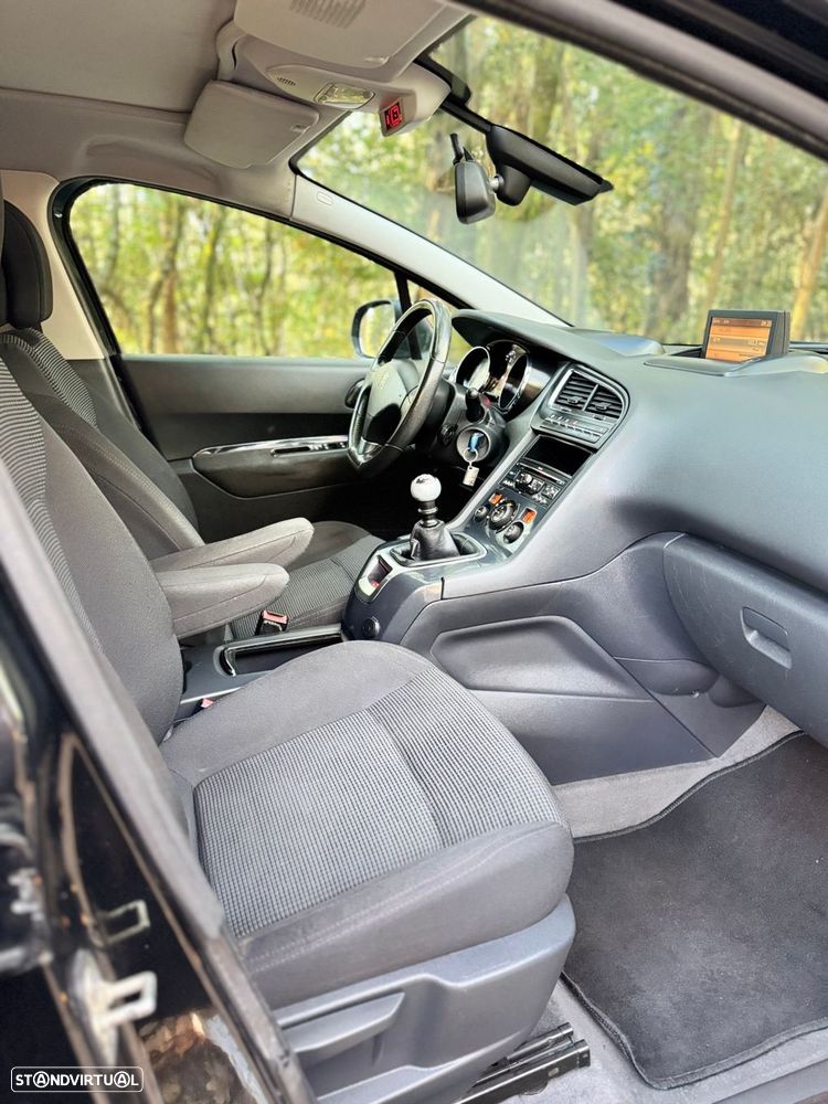 Peugeot 5008 1.6 HDi 7L Allure - 11