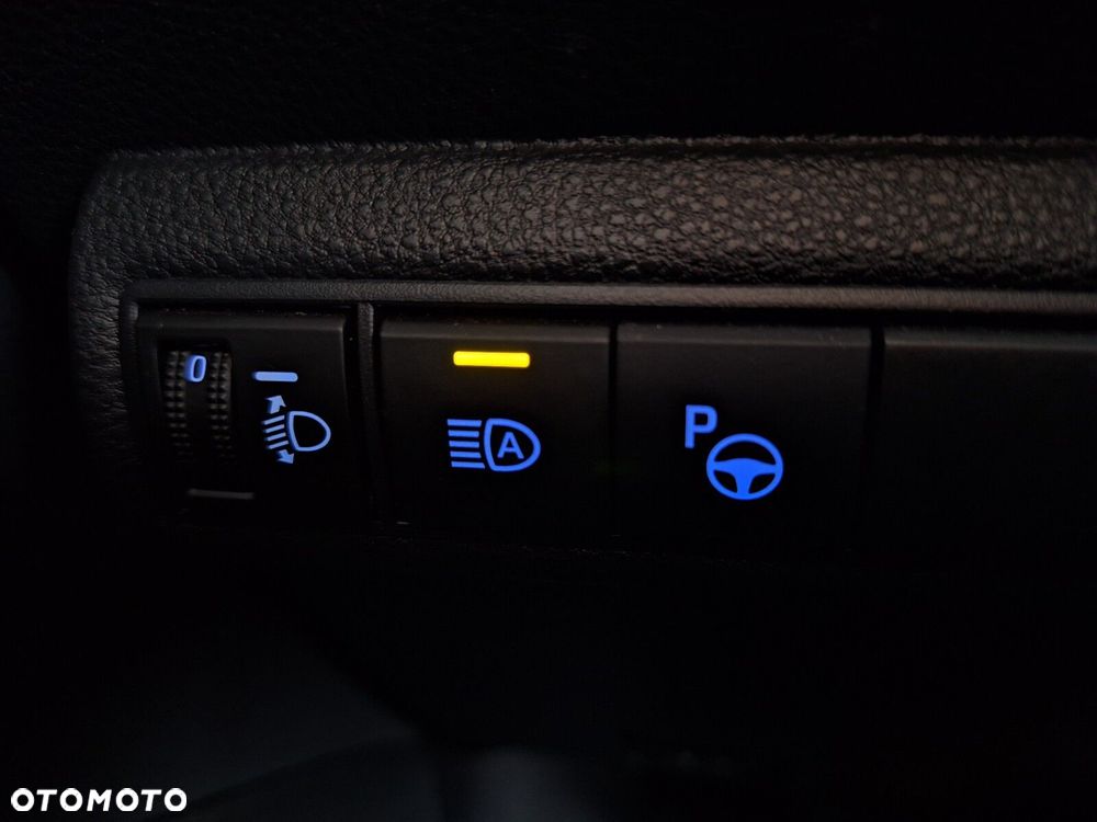 Toyota Corolla 1.8 Hybrid Comfort - 36